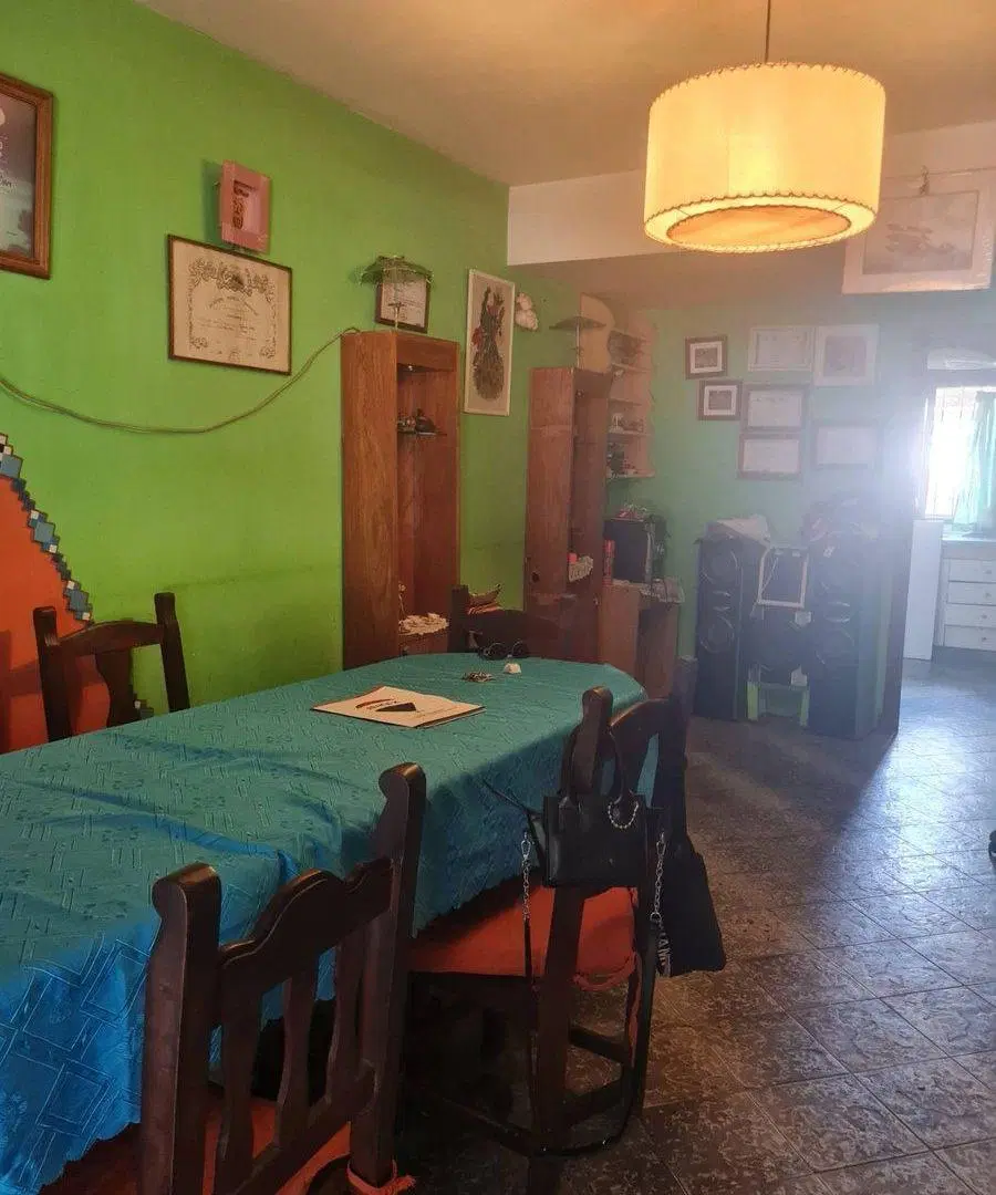 Venta casa 6 habitaciones. Lote 205m. Jose C. Paz 2