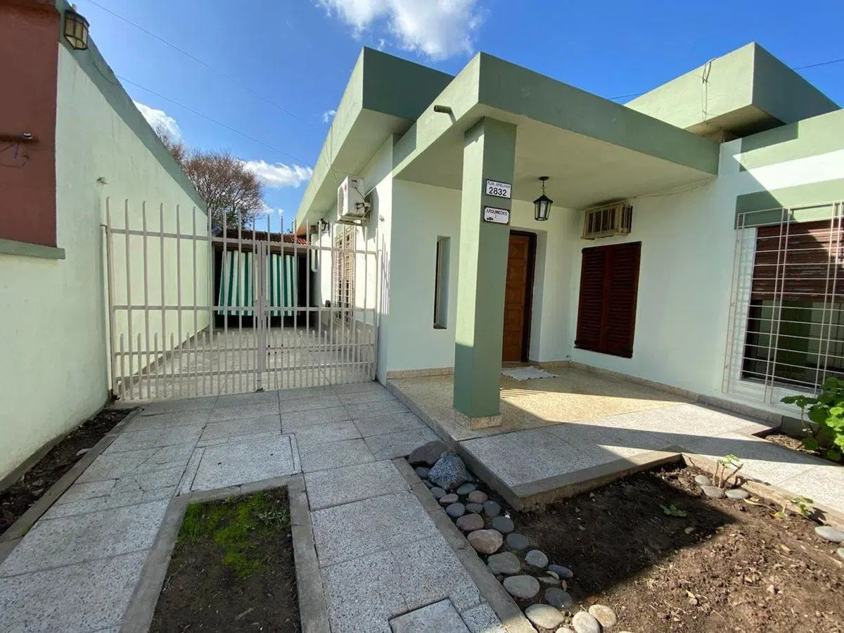 VENTA CASA 4 AMB, VILLA DE MAYO, APTO CREDITO 4