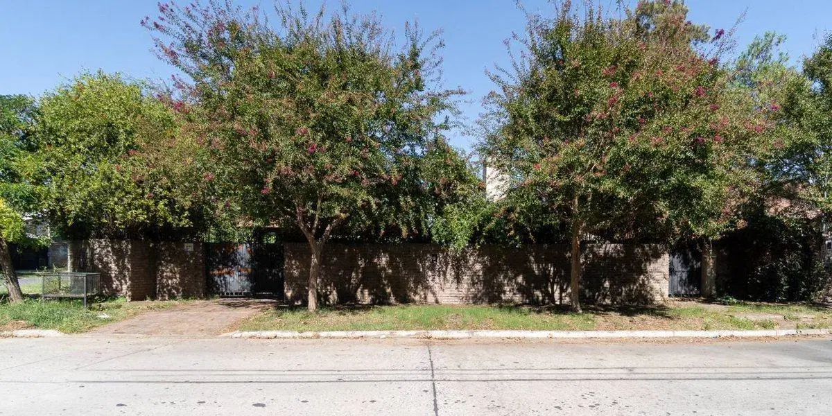VENTA CASA-CON AMPLIO TERRENO -IDEAL INVERSOR 4