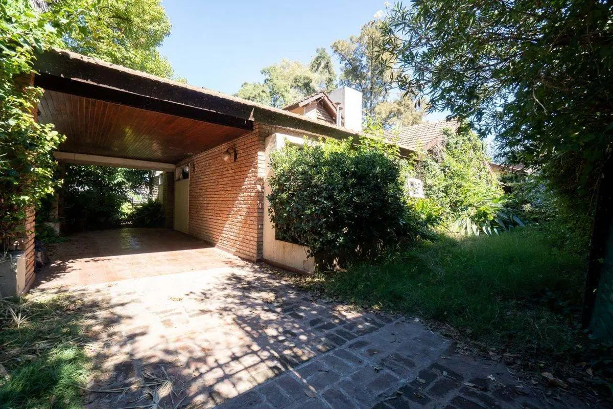 VENTA CASA-CON AMPLIO TERRENO -IDEAL INVERSOR 3