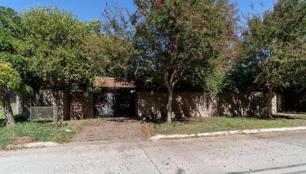 VENTA CASA-CON AMPLIO TERRENO -IDEAL INVERSOR 5
