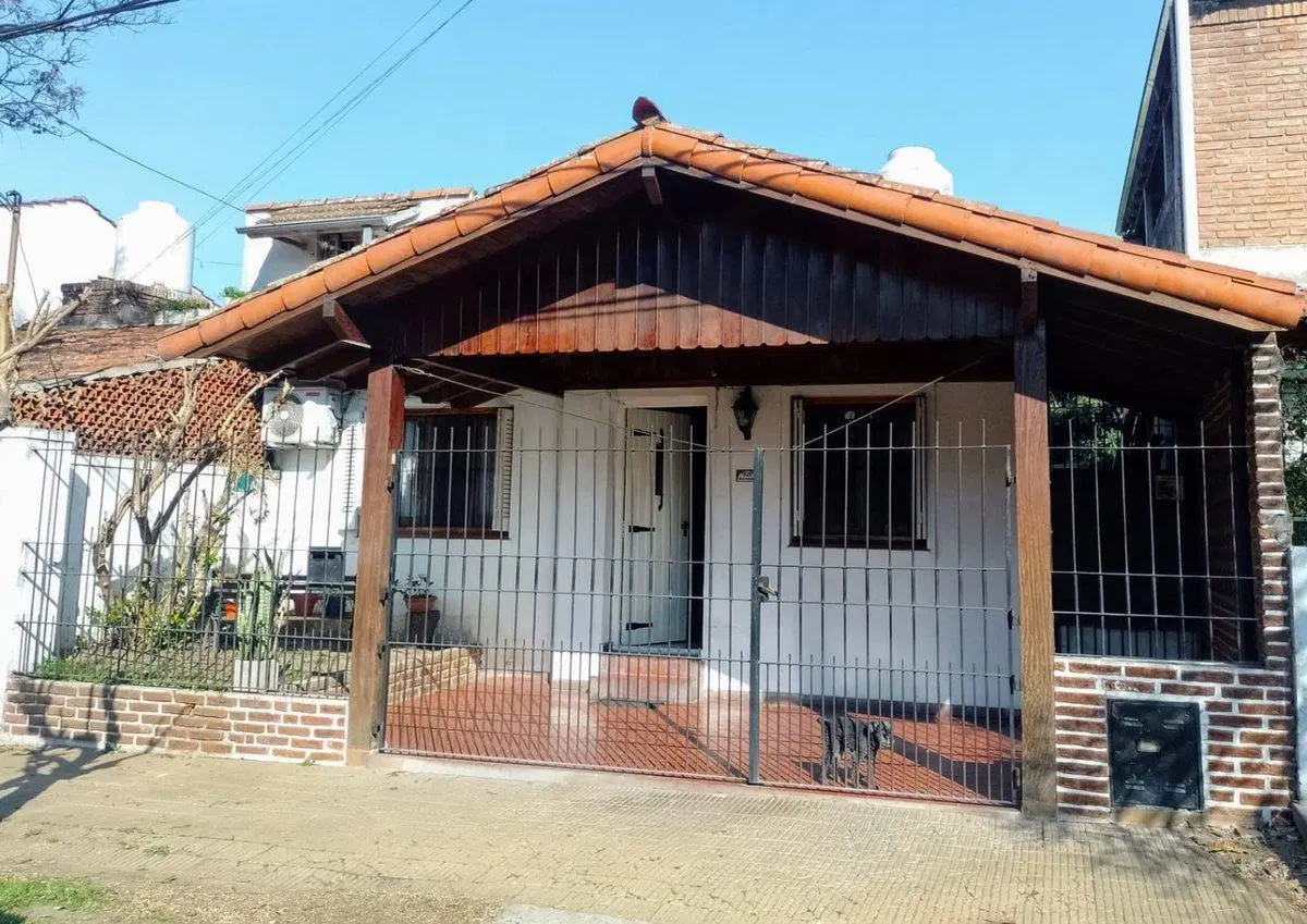 CASA 4 AMBIENTES + DEPARTAMENTO EN BELLA VISTA 5