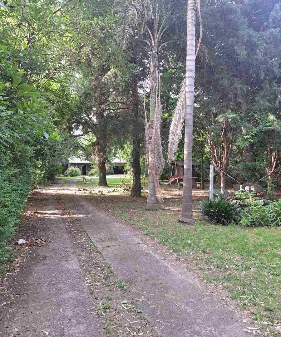 CASA 3 DORM -LOTE de 1350m2 J.C.PAZ 5
