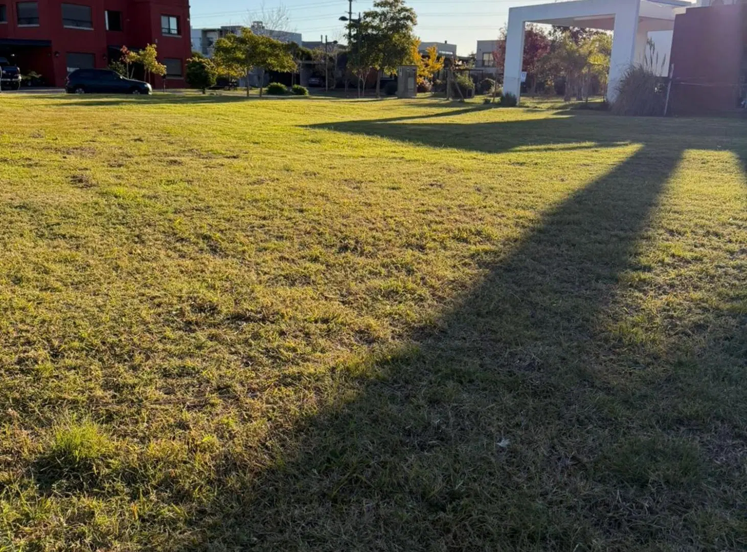 LOTE PREMIUM A LA LAGUNA EN ESQUINA-NUEVO QUILMES 3