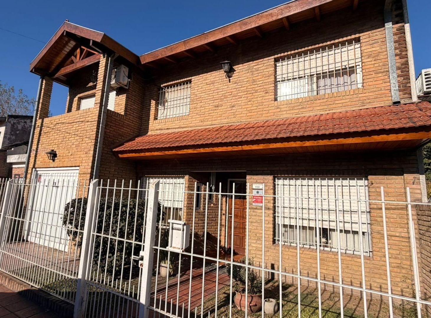 CHALET EN VENTA EN JOSÉ C. PAZ
