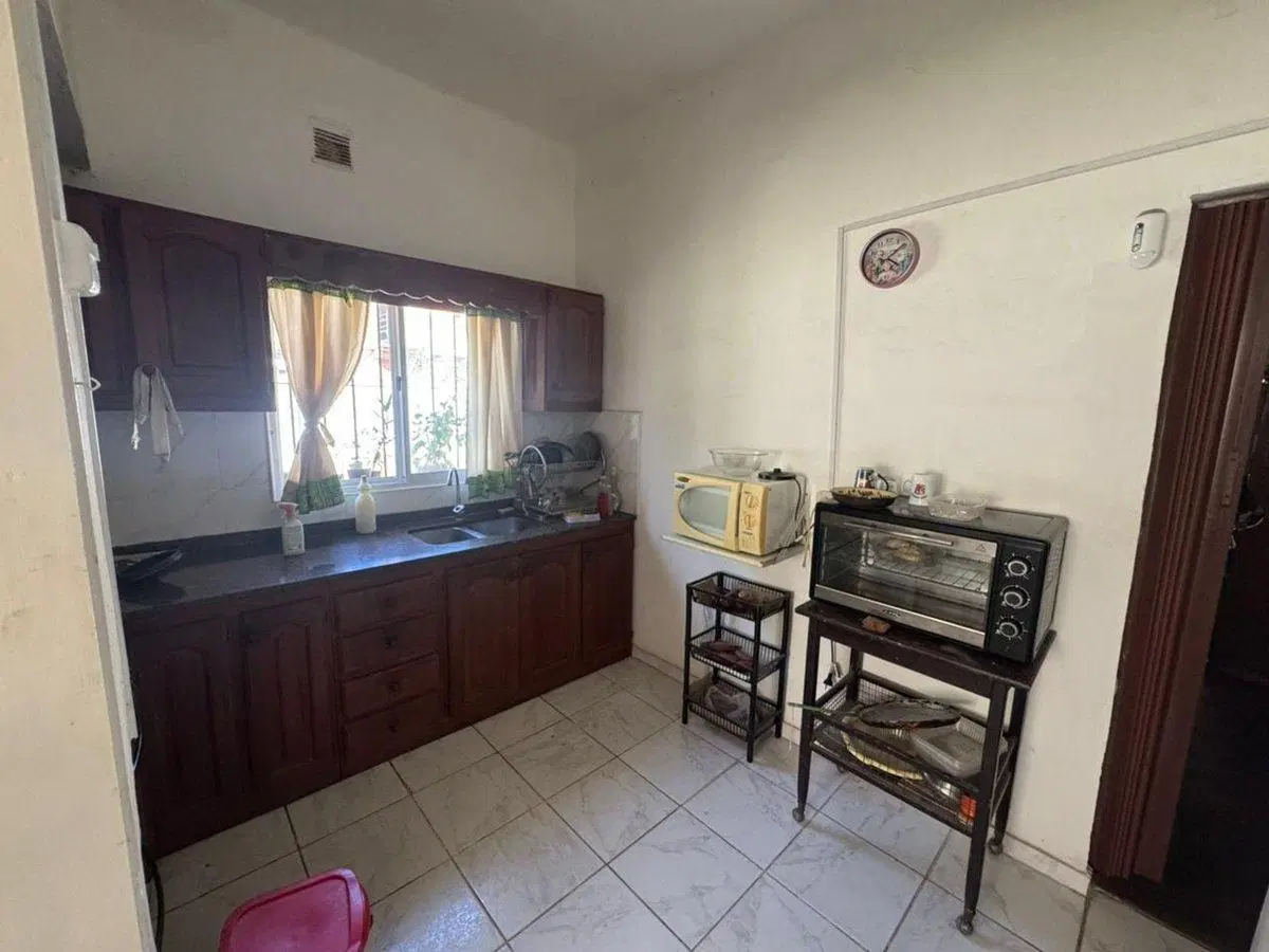VENTA CASA CON GALPON - MALVINAS ARGENTINAS 5