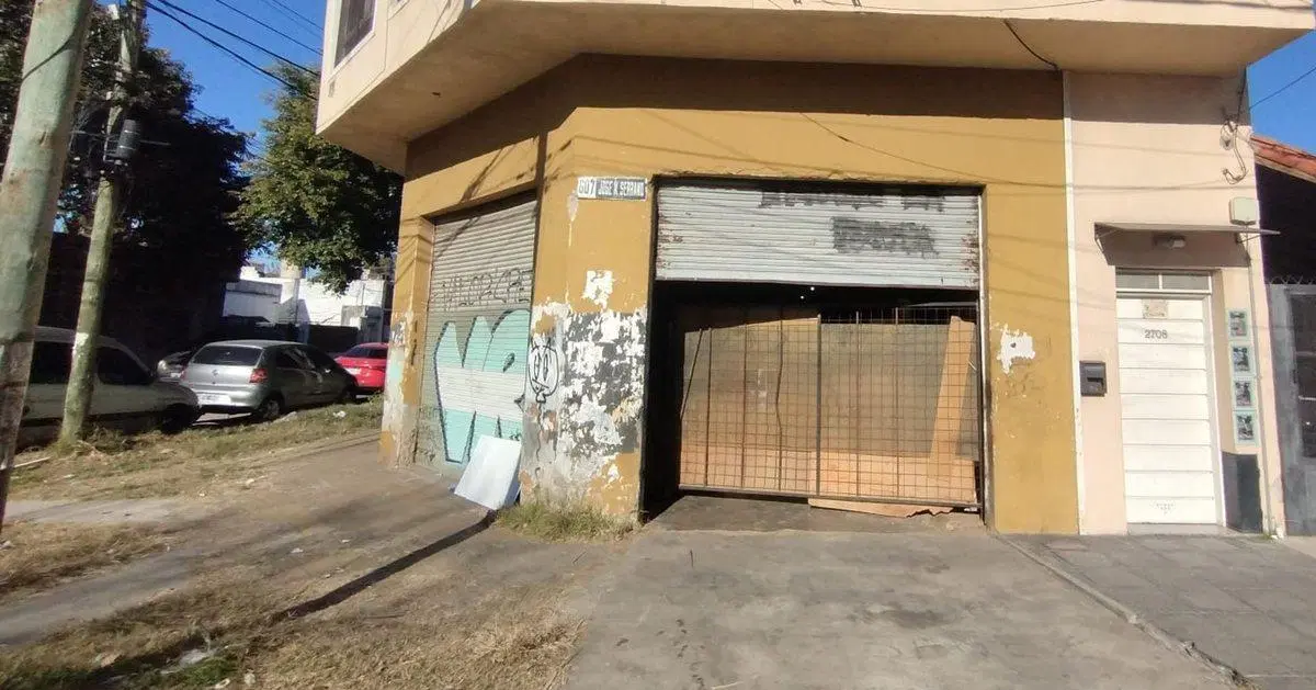 VENTA DE EXCELENTE GALPÓN EN CASEROS 5
