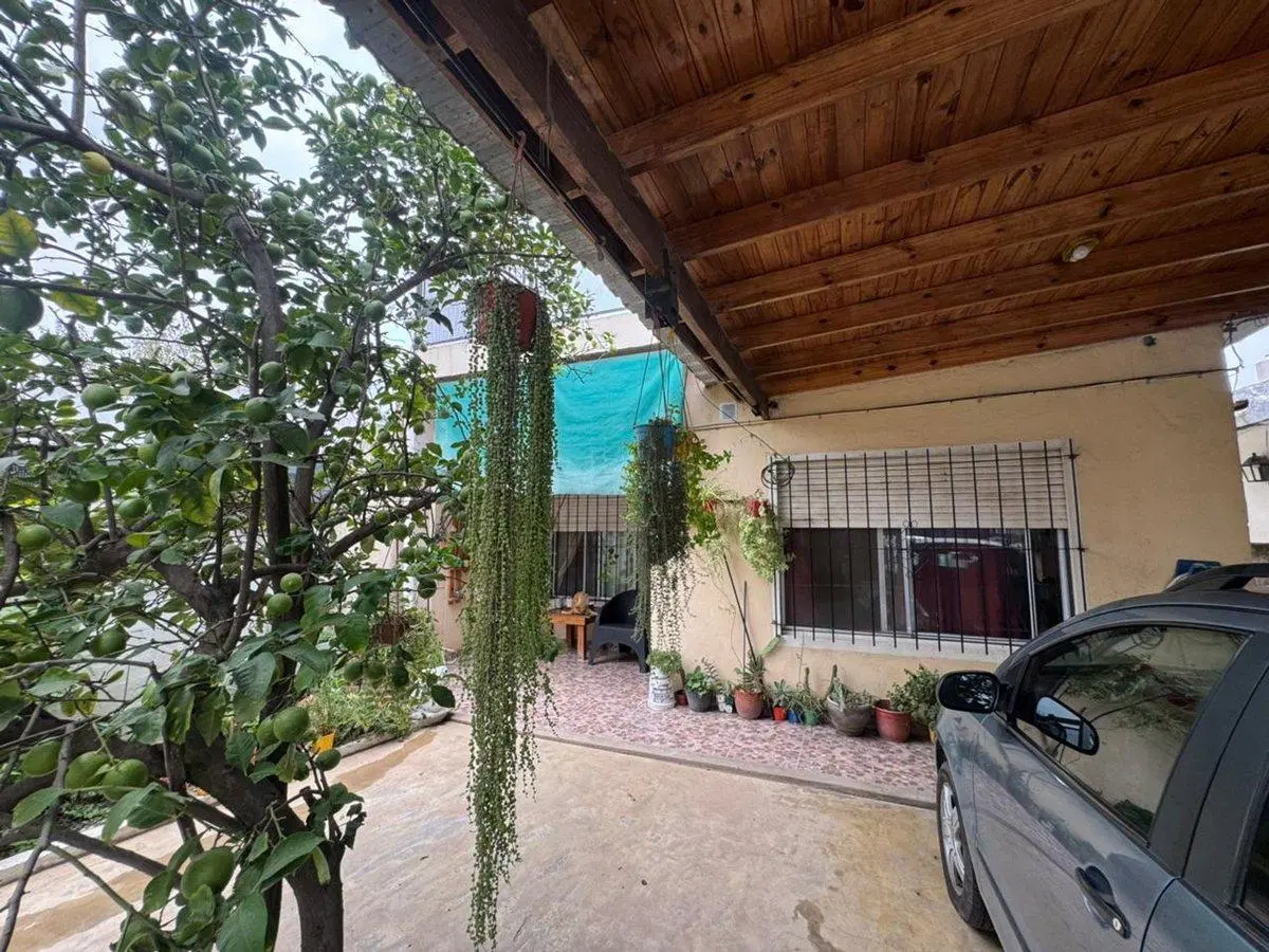 VENTA CASA 4 AMB CON DEPTO AL FONDO Y QUINCHO JCP 8