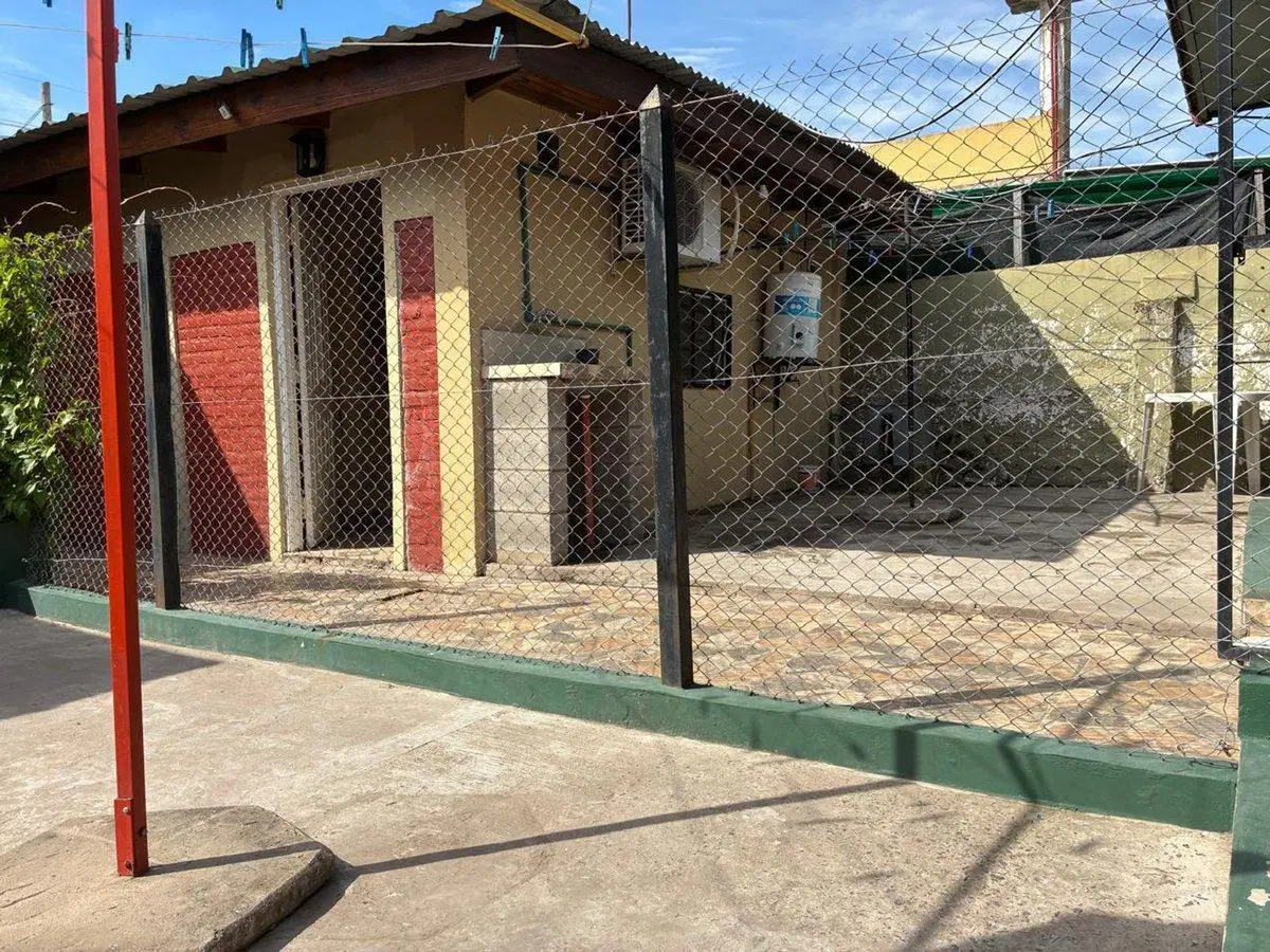 DOS CASAS LOTE 300MTS IDEAL FAMILIA O IVERSION 5