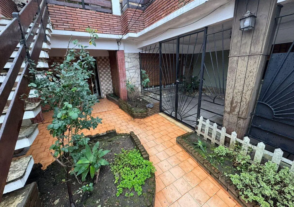 VENTA PH IDEAL CON COCHERA! EN MORON 3