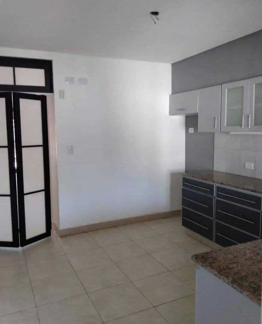 Venta de Dúplex, 5 ambientes, Hurlingham. 5