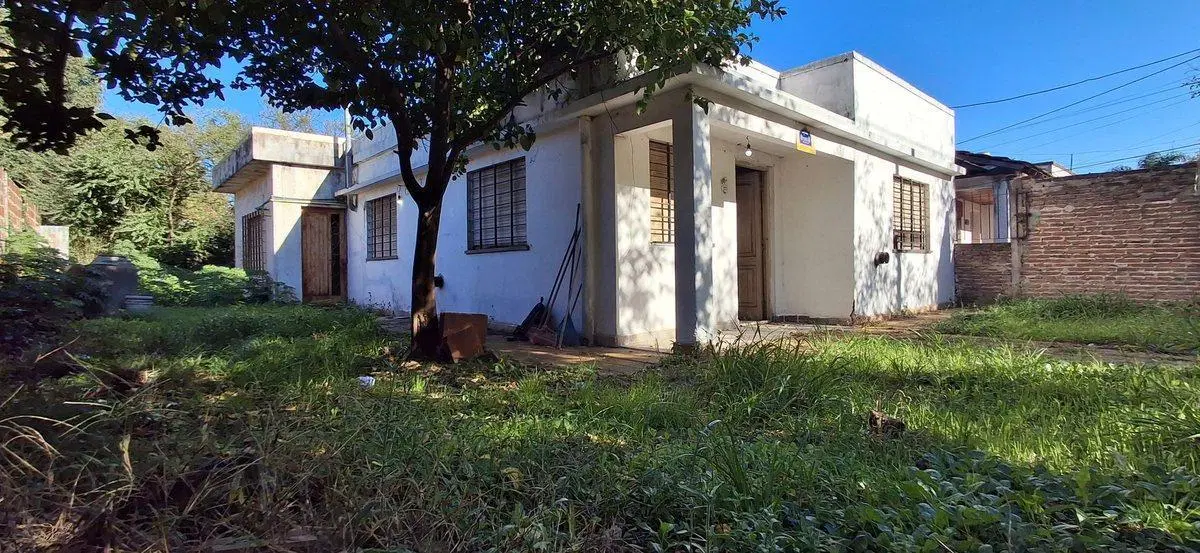 CASA EN VENTA JOSE C PAZ B° ALTUBE, DEPTO EN FONDO 5