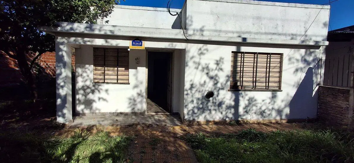 CASA EN VENTA JOSE C PAZ B° ALTUBE, DEPTO EN FONDO 3
