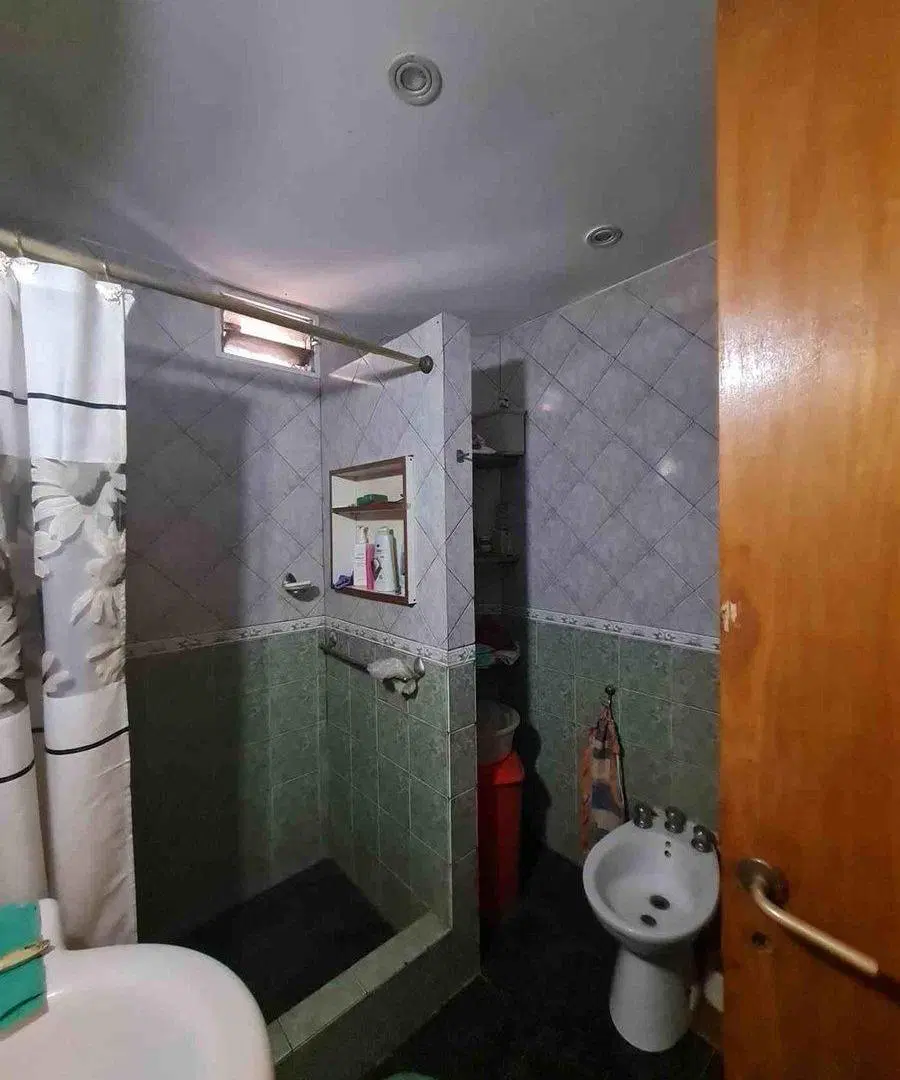 Venta casa 6 habitaciones. Lote 205m. Jose C. Paz 4