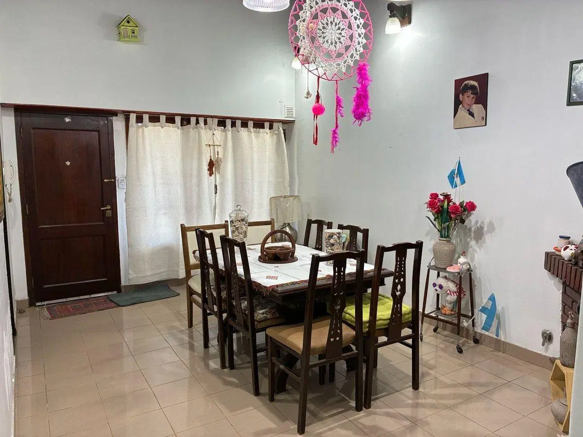 CASA 3 DORM + DEPTO 2 AMB. LOTE 330MTS P.NOGUES 5