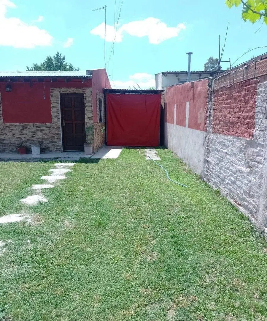 HERMOSA CASA EN TORTUGUITAS. AMPLIO PARQUE. 4