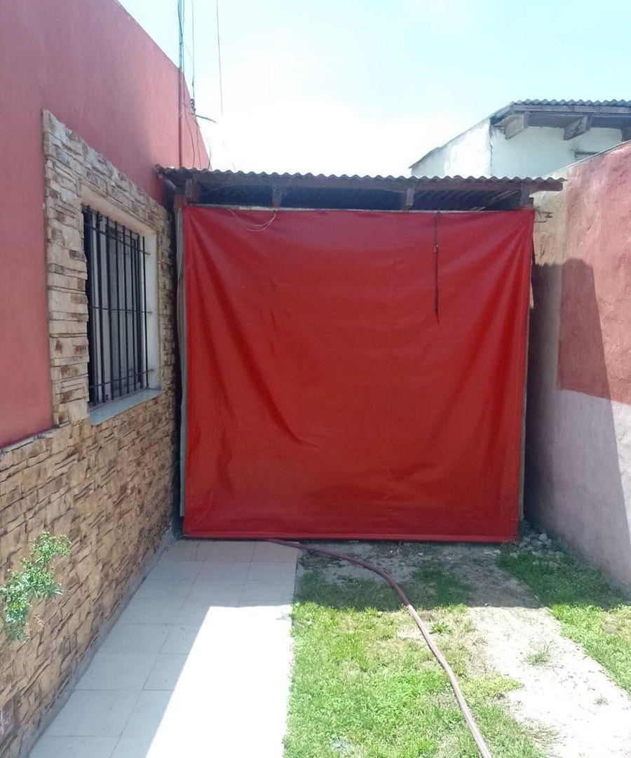 Foto de HERMOSA CASA EN TORTUGUITAS. AMPLIO PARQUE., imagen 2