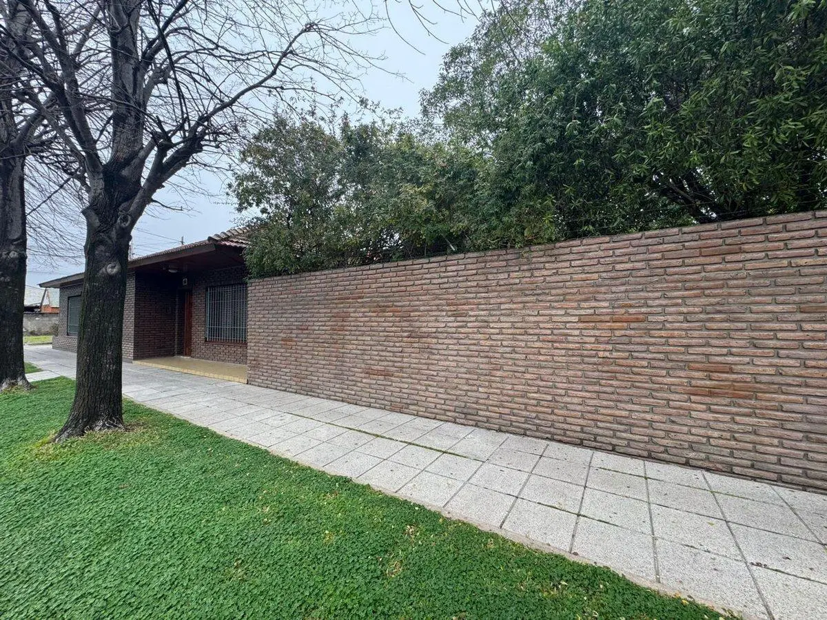 VENTA CASA CON PILETA 5