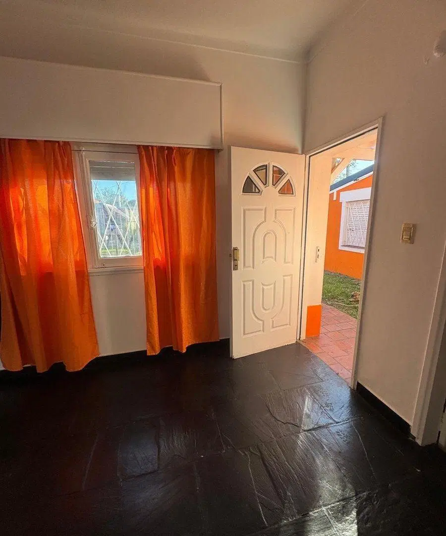 VENTA CASA-EXC. ESTADO -3 AMBIENTES-APTO CREDITO 3