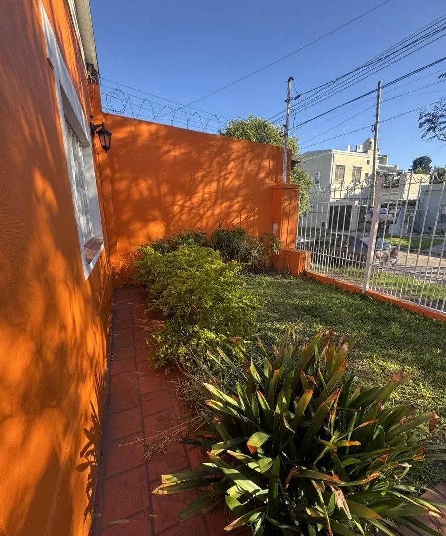 VENTA CASA-EXC. ESTADO -3 AMBIENTES-APTO CREDITO 5