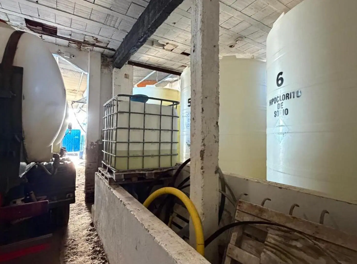 DEPOSITO DE 300 M2 CON 2 OFICINAS, GRAN UBICACION! 2