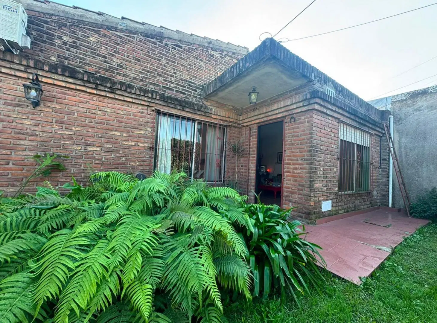 VENTA CASA EN HURLINGHAM CON PILETA 2