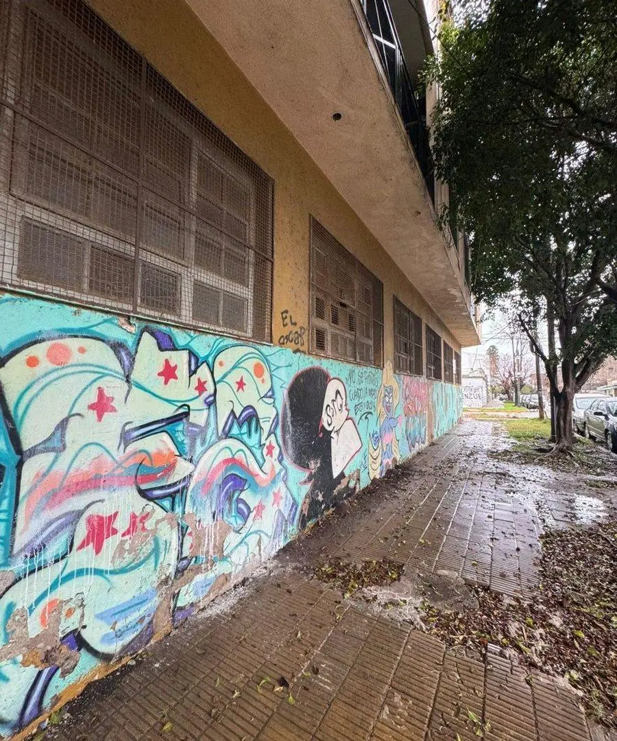 VENTA DE EXCELENTE GALPÓN EN CASEROS 8