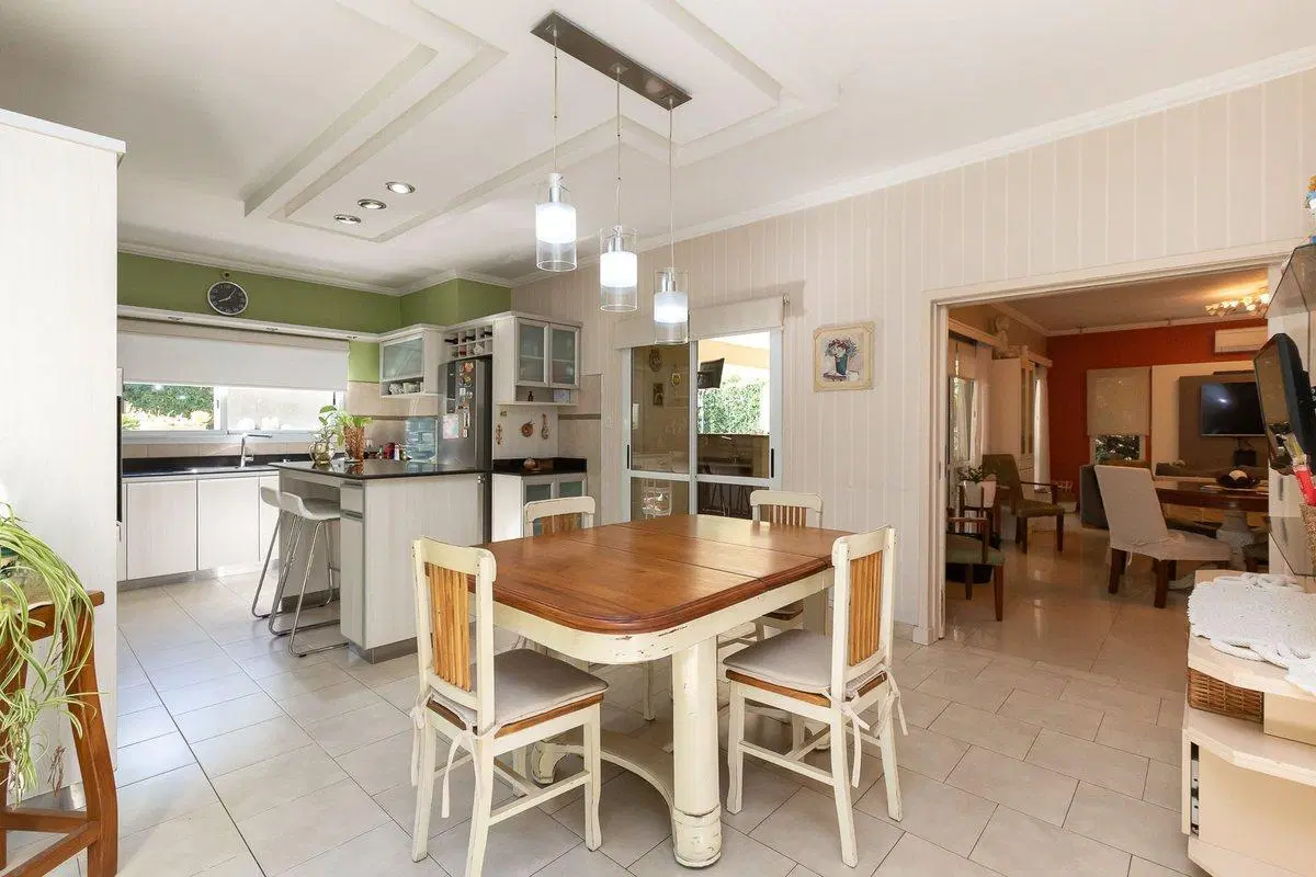 VENTA CASA DE 6 AMB, EN SAN MIGUEL, BARRIO CERRADO 8