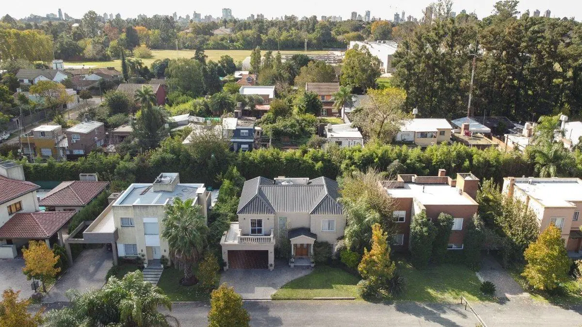VENTA CASA DE 6 AMB, EN SAN MIGUEL, BARRIO CERRADO 5