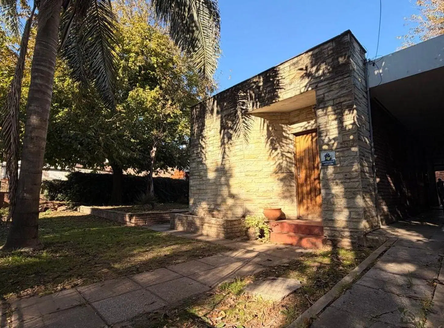 CASA CON DOBLE LOTE EN VENTA 4