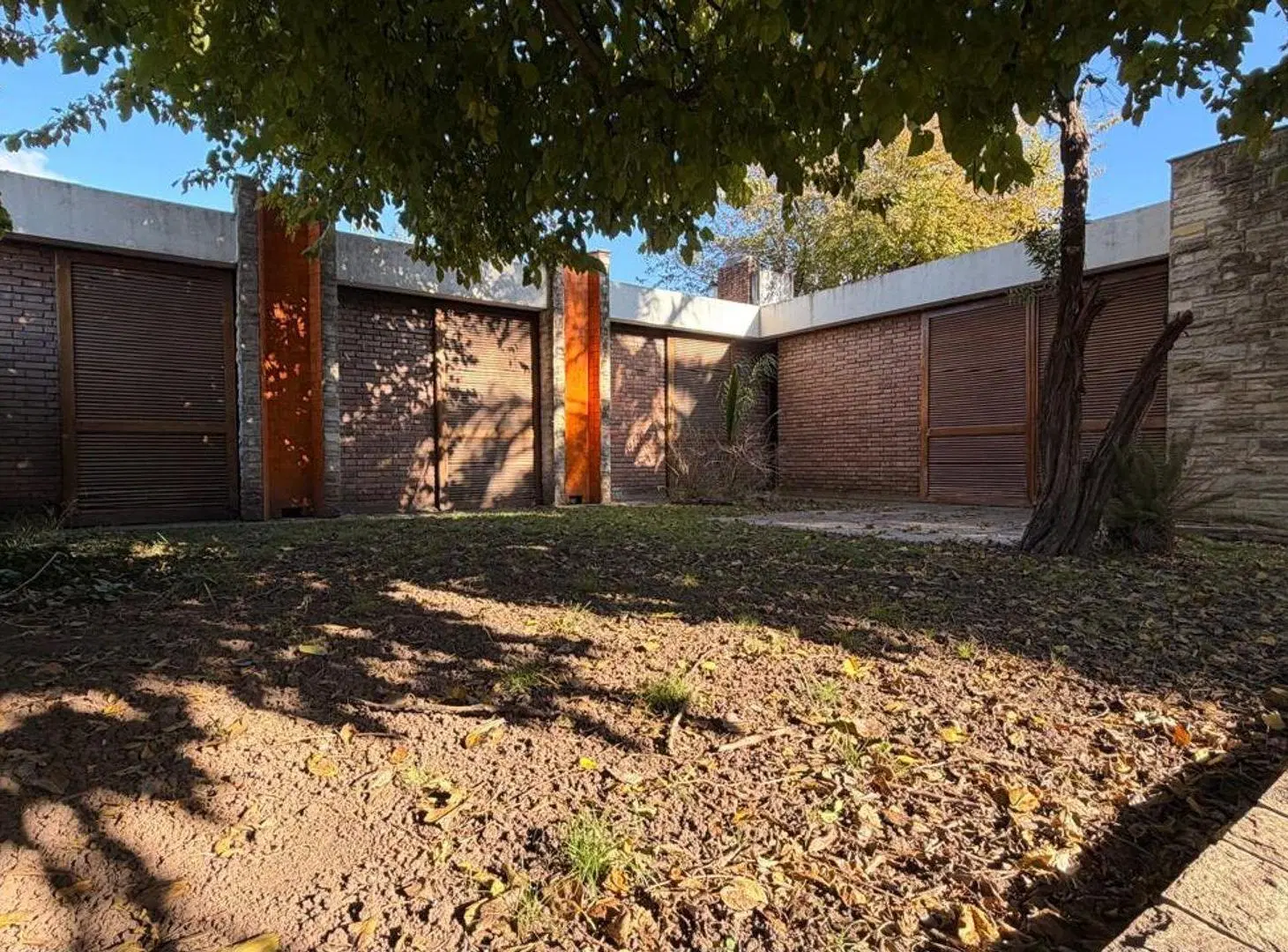 CASA CON DOBLE LOTE EN VENTA 3