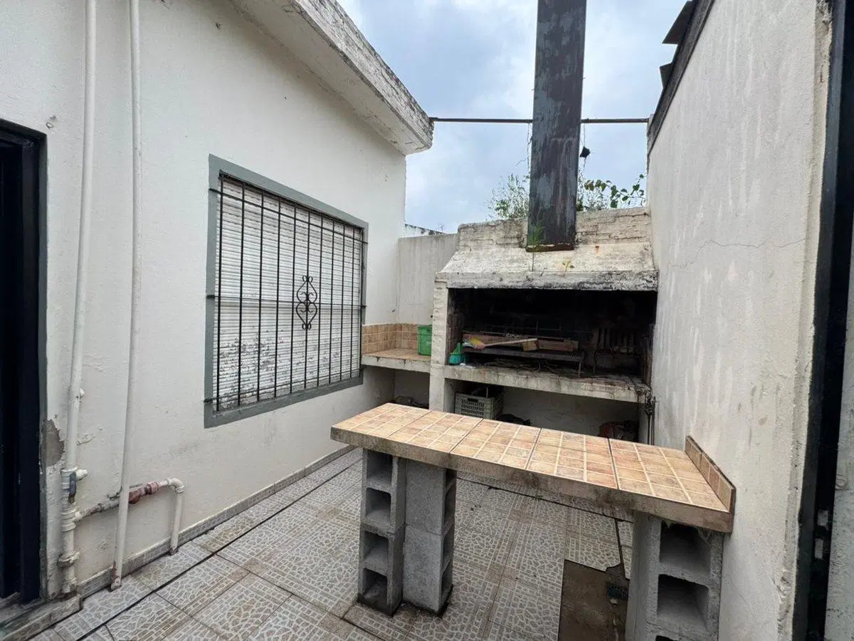 VENTA CASA 4 AMB CON DEPTO AL FONDO Y QUINCHO JCP 5