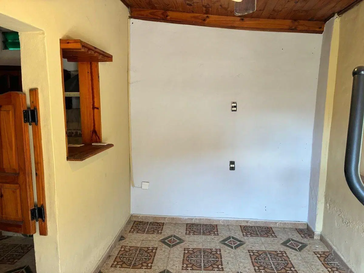 DOS CASAS LOTE 300MTS IDEAL FAMILIA O IVERSION 8