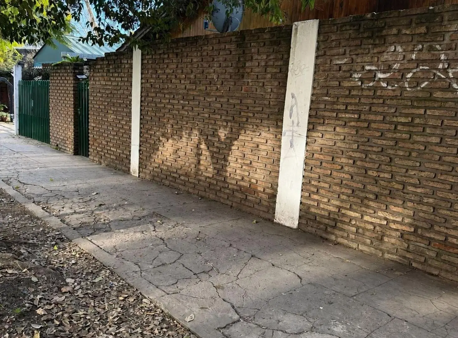 CASA CON PATIO/PARRILLA/COCHERAS. EXC UBICACIÓN! 8