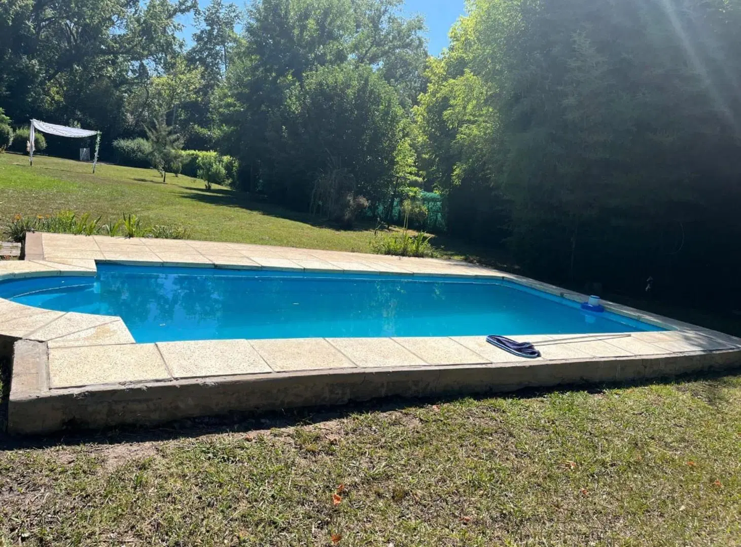 CASA QUINTA: 3300 M2 DE PARQUE, PISCINA Y PARRILLA 2