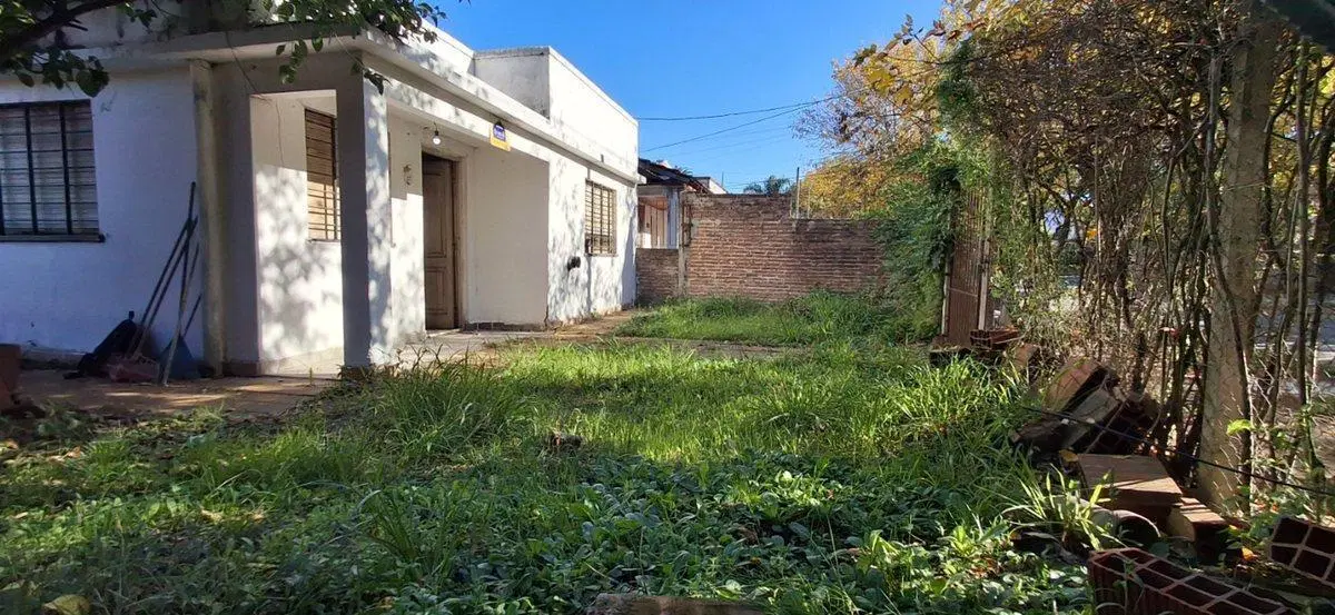 CASA EN VENTA JOSE C PAZ B° ALTUBE, DEPTO EN FONDO 4