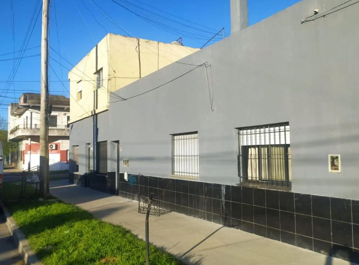7 DEPARTAMENTOS MAS LOCAL, CON RENTA ACTIVA. 5