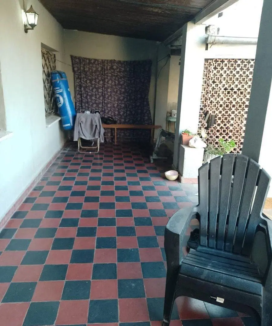 CASA CON GRAN PARQUE EN JOSE C. PAZ 5
