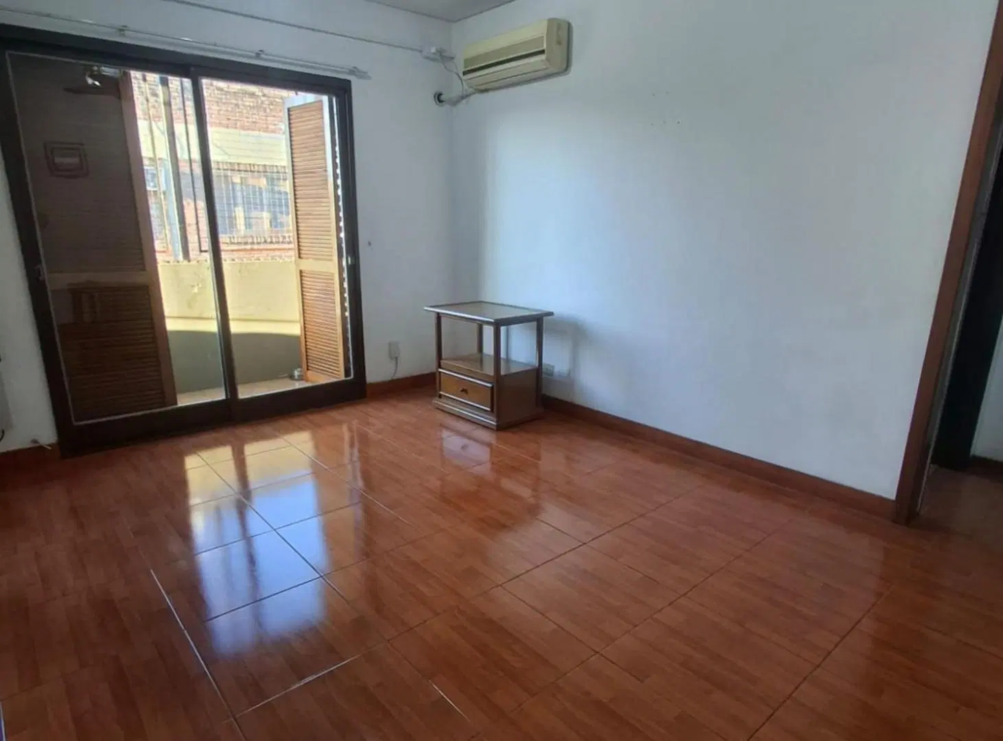 VENTA  DE DEPARTAMENTO  3 AMBIENTES 8