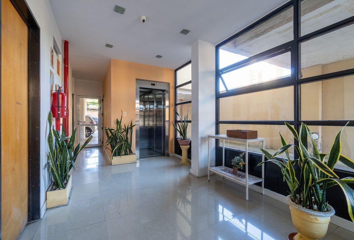 Foto de Departamento de 3 ambientes con cochera –, imagen 4