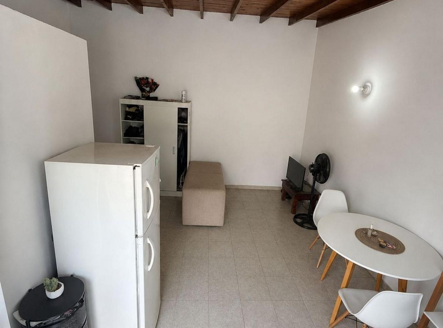 Foto de 2 DEPARTAMENTOS SOBRE LOTE 400 M2 - PILAR, imagen 2