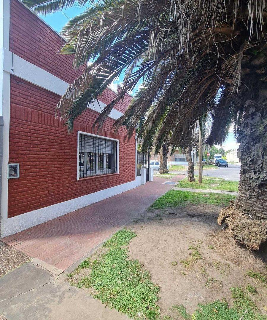 Foto de VENTA CASA 4 AMB. BARRIO BALZARETTI. NUEVO VALOR, imagen 3