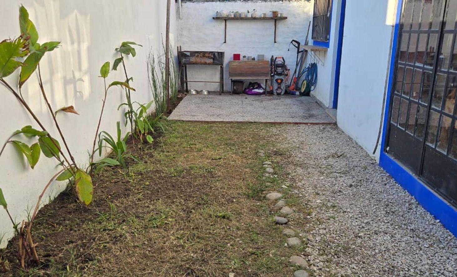 Foto de Venta - PH 3 Ambientes con Patio en Hurlingham, imagen 2