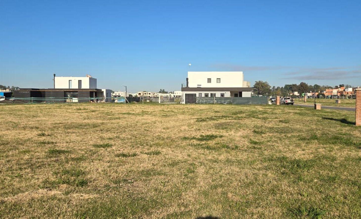 Foto de Lote en Venta en Barrio Village Joven Bella Vista, imagen 1