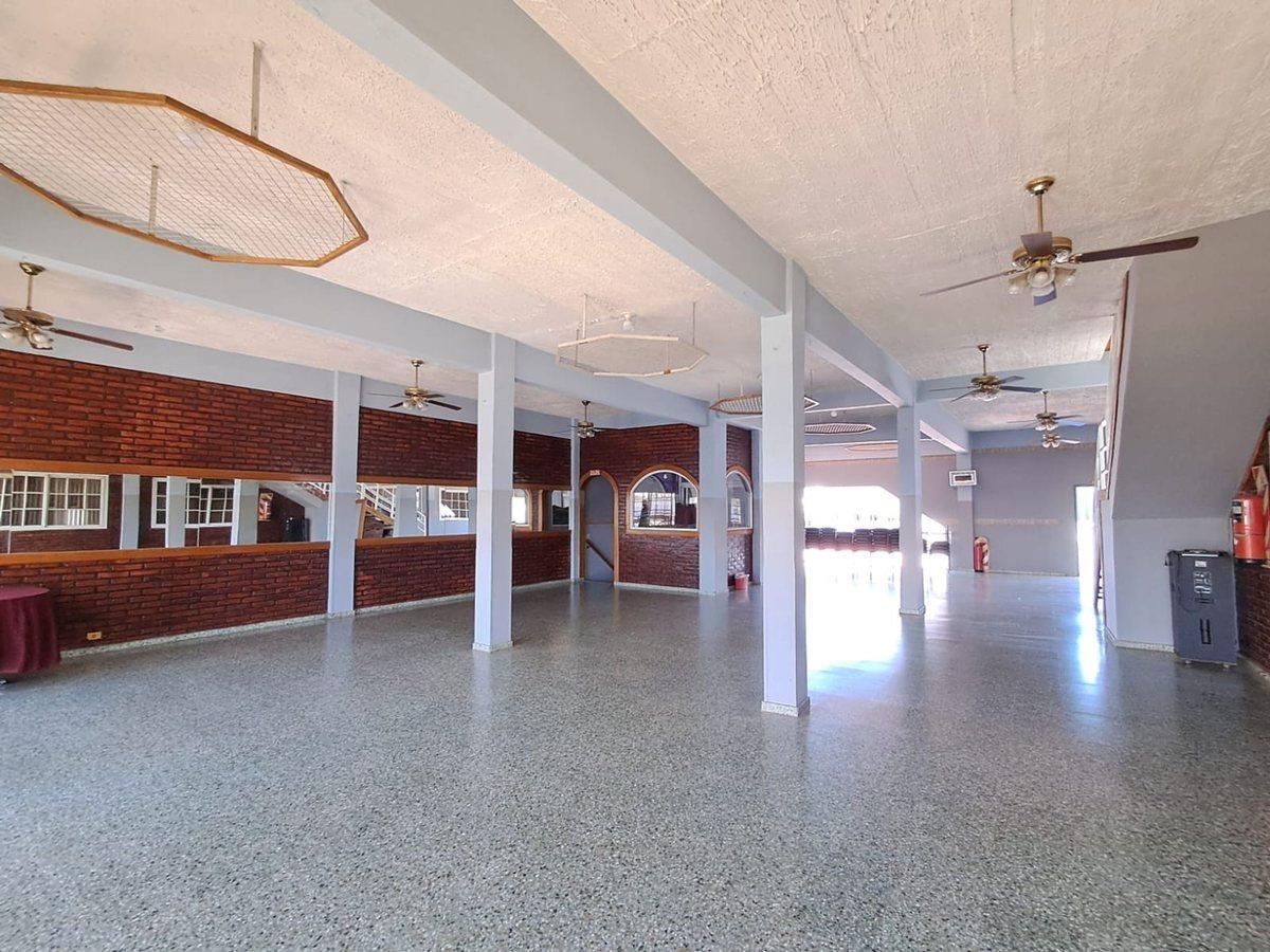 Foto de Venta Locales + Salón de Eventos + Vivienda, imagen 1