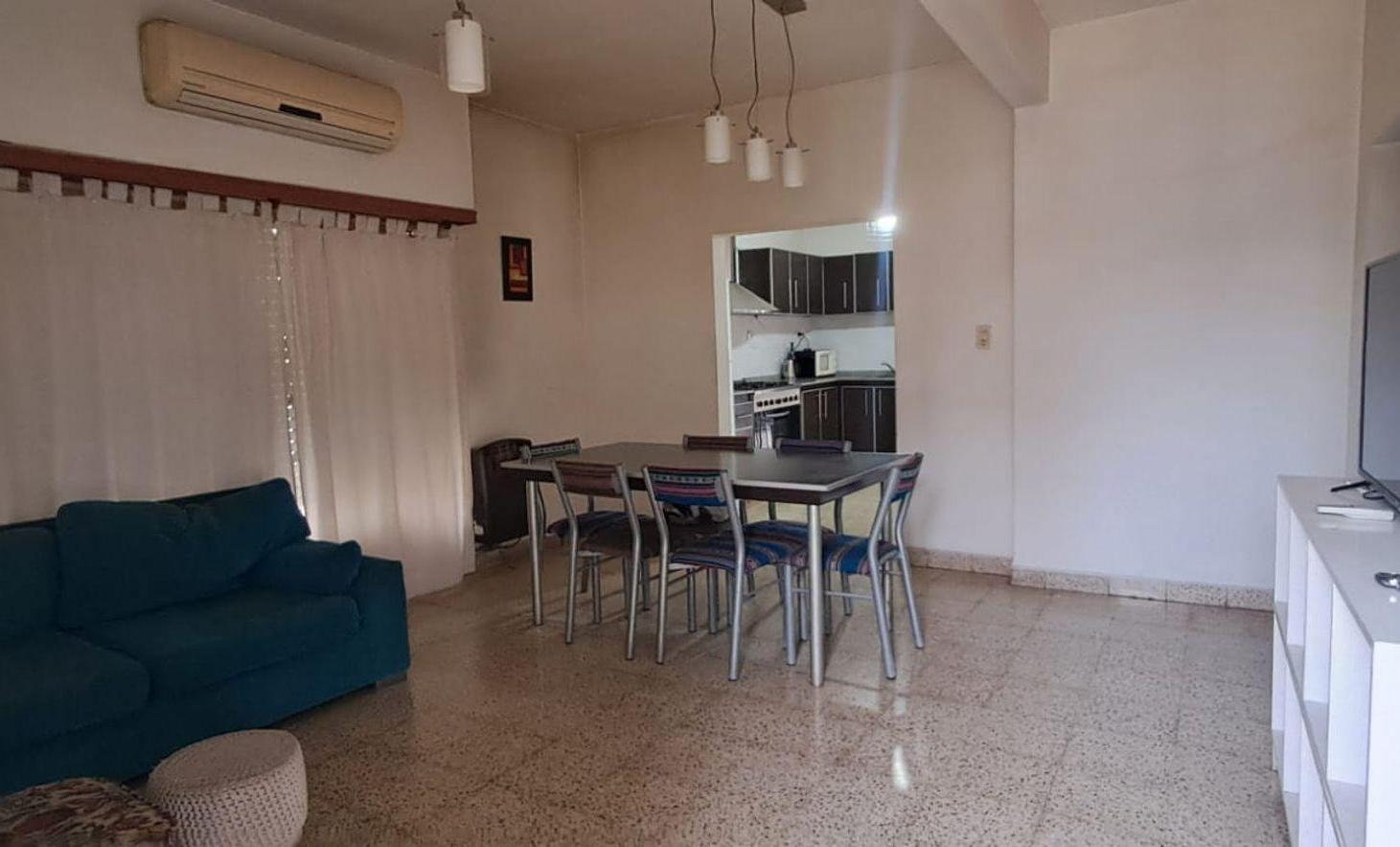 Foto de CASA 4 AMBIENTES, JARDIN, GALERIA CUBIERTA., imagen 4