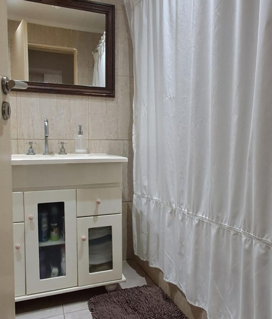 Foto de CASA 4 AMBIENTES, JARDIN, GALERIA CUBIERTA., imagen 5
