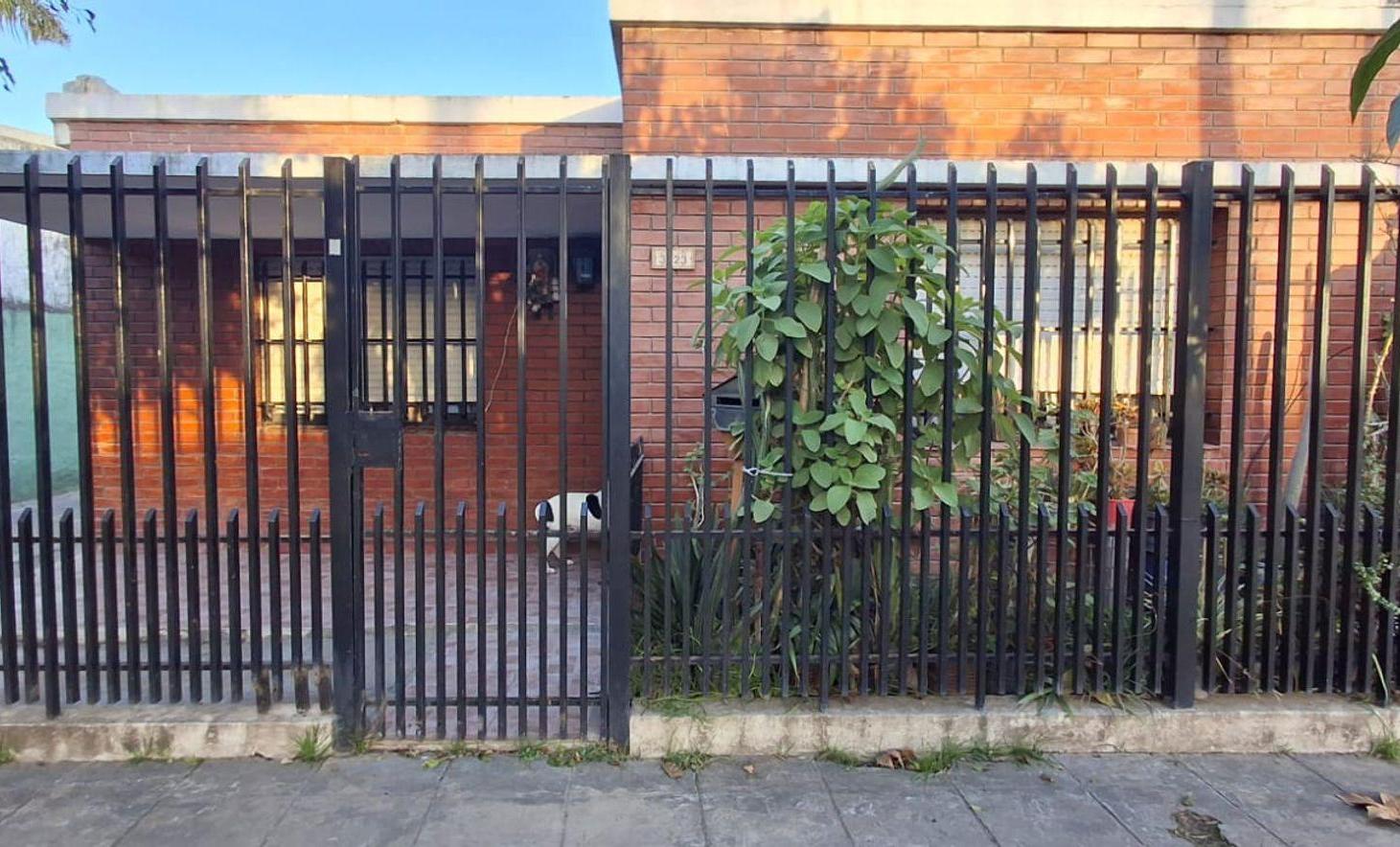Foto de CASA EN VENTA,JOSÉ CPAZ+QUINCHO+PATIO+GARAJE 200M2, imagen 4