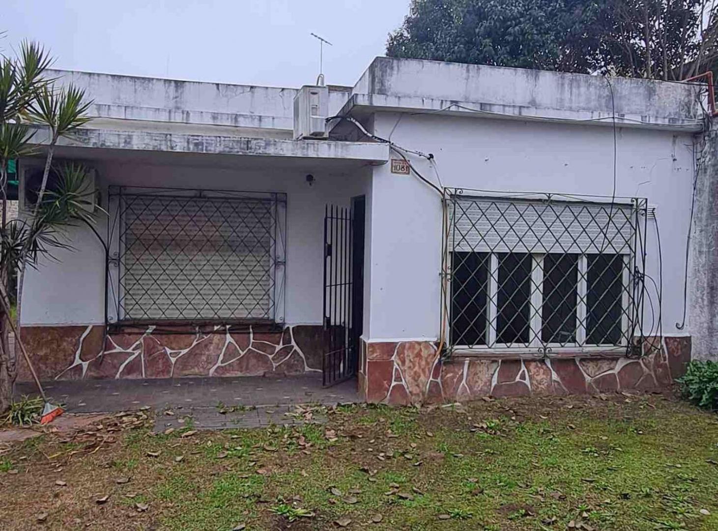 Foto de CASA EN VENTA. APTA CREDITO. BARRIO BALZARETTI. 3, imagen 2