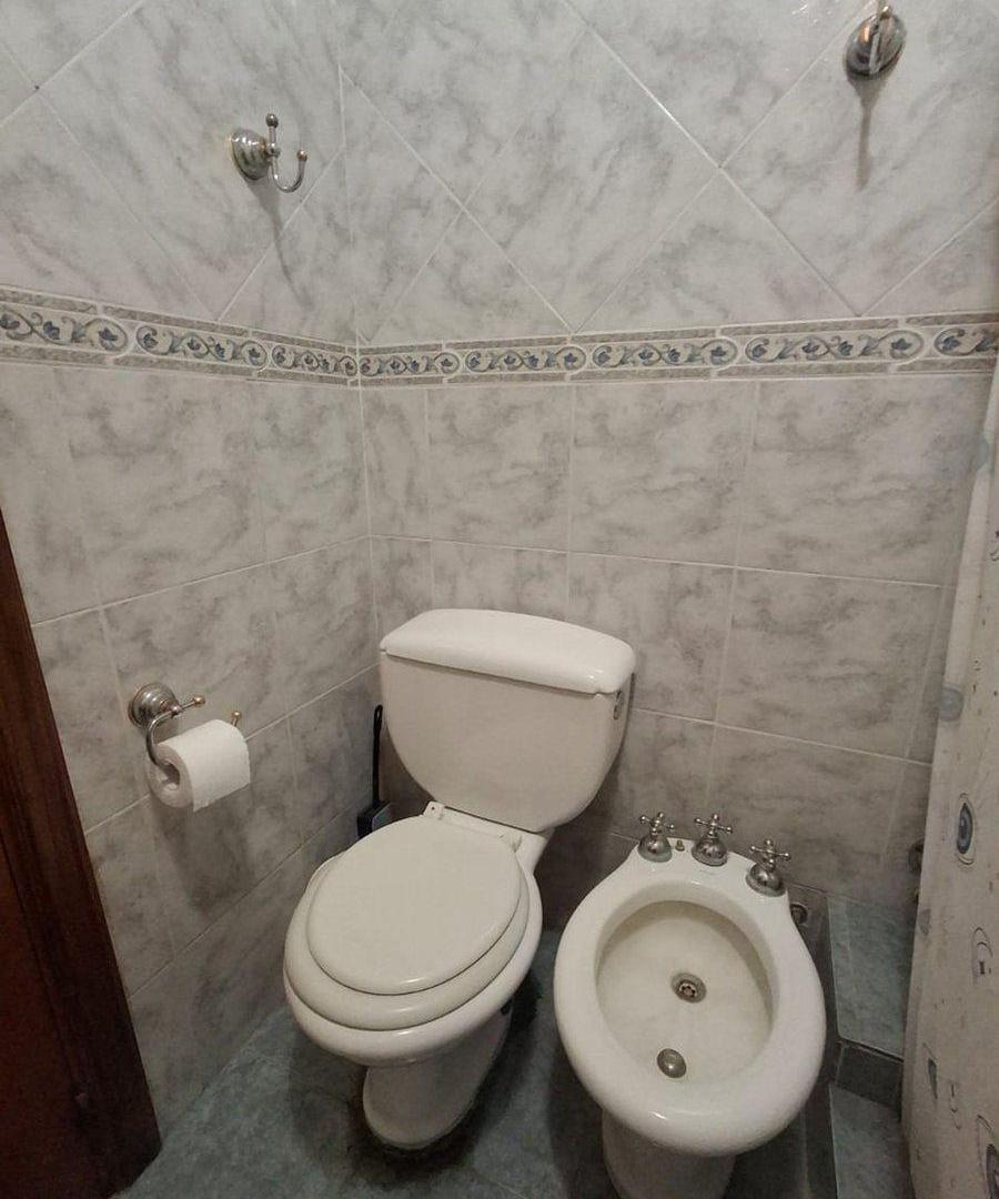Foto de VENTA CASA 5 AMB Y QUINCHO SE ESCUCHA OFERTA, imagen 4